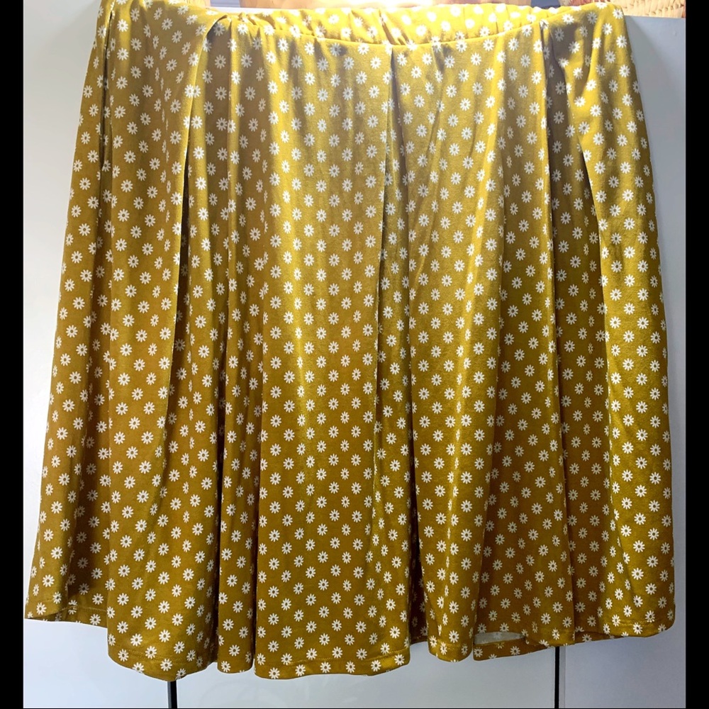 Lularoe Madison Mustard Yellow Daisy Skirt